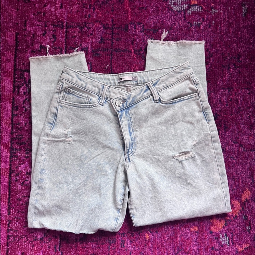 Light Wash Distressed Hi Rise Mom Jean
